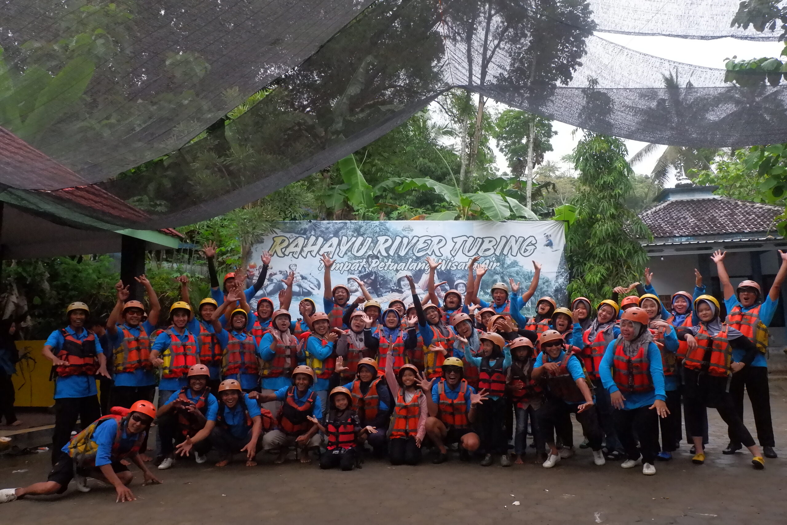 LASKAR Desa Sumingkir Gelar Pelatihan Dasar Kesehatan dan River Tubing Adventure di Kebumen