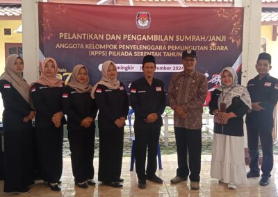 PELANTIKAN DAN PENGAMBILAN SUMPAH/JANJI ANGGOTA KPPS DESA SUMINGKIR PADA PILKADA SERENTAK 2024