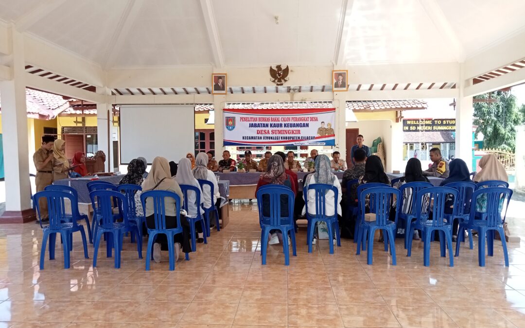 Pemeriksaan Berkas Peserta Calon Perangkat Desa Jabatan Kaur Keuangan Desa Sumingkir